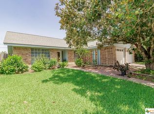 109 Savannah Dr, Victoria, TX 77904