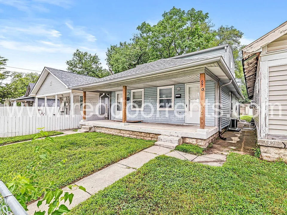 970 Edgemont Ave