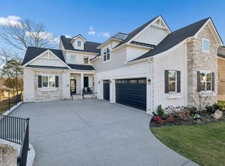 1136 Willow Springs Dr, Lebanon, TN 37087