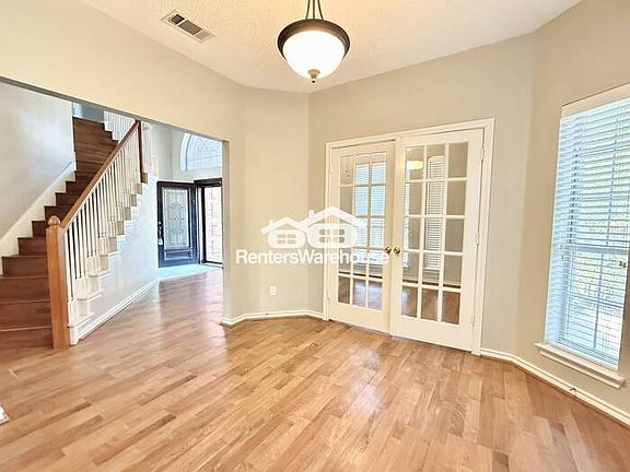 4th image of 5612 Chimney Rock Dr