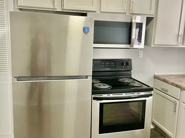 1356 Goddard Rd #1356, Lincoln Park, MI 48146