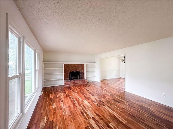 3rd image of 14224 S Raintree Dr