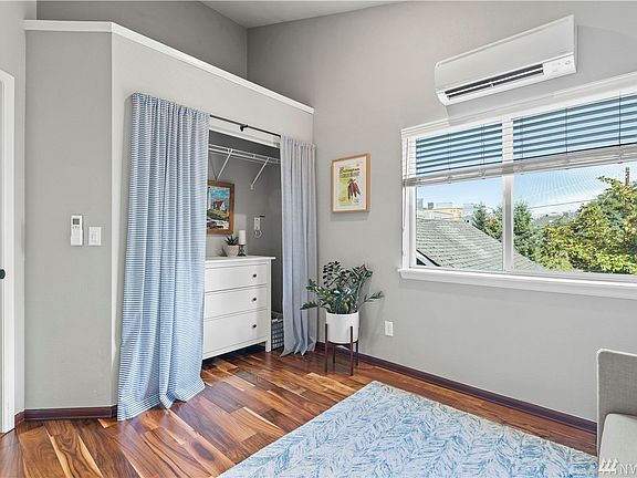 2nd image of 908 Hiawatha Pl S #A