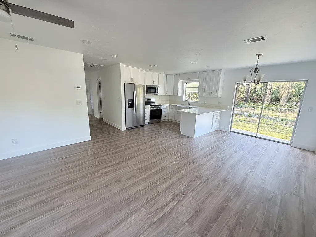 Building Photo - 1520 Blue Sage Dr