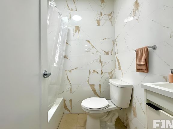5th image of 1785 Bedford Ave #4L