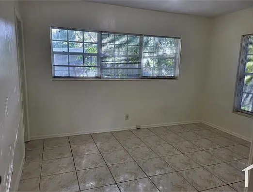 483 W Melrose Cir — Photo 4