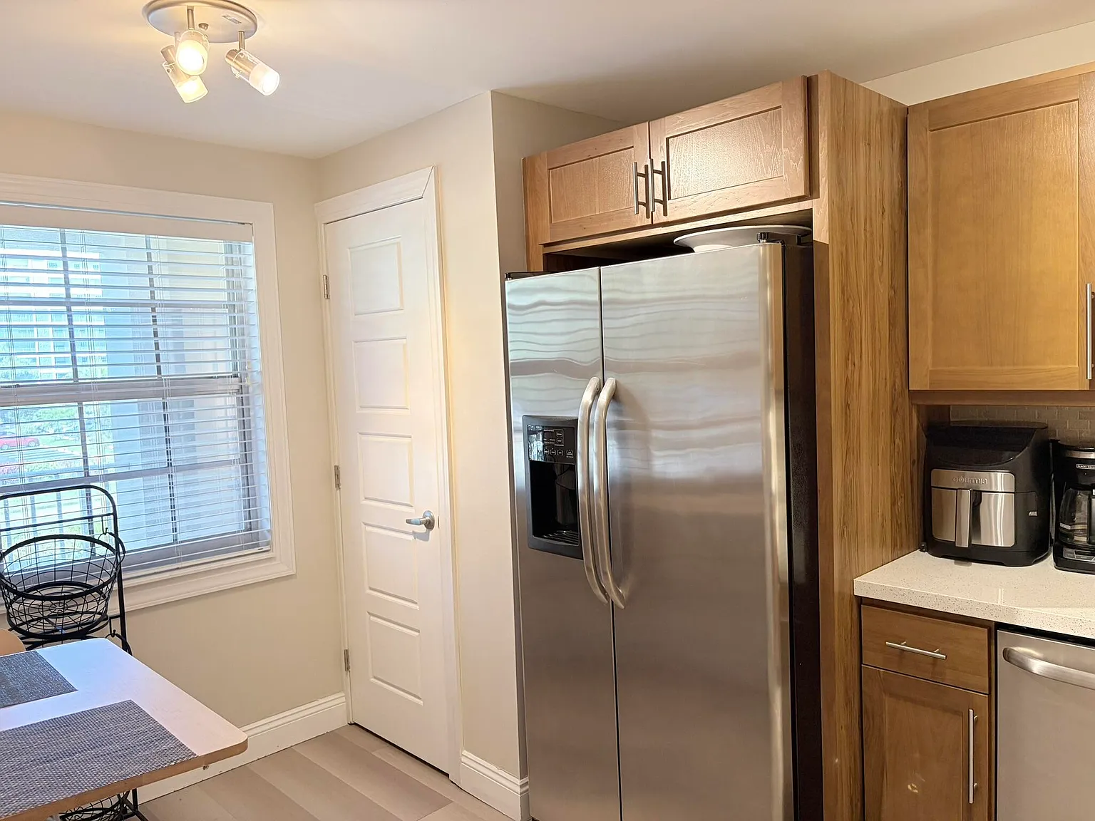 2 bed, 2.0 bath, 1250 sqft, $2,600 — Photo 3