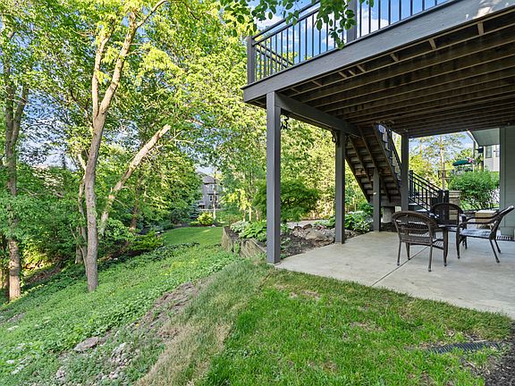 3rd image of 346 Golden Oaks Dr