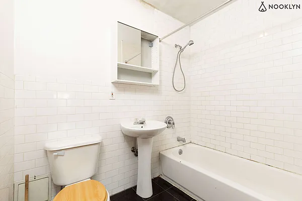 Rented by Nooklyn NYC LLC | media 20