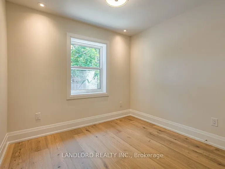 29 Hutton Ave — Photo 14