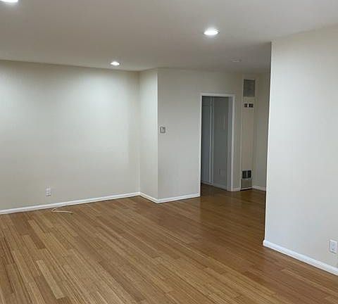 5th image of 4408 Murietta Ave
