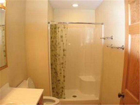 3rd image of 811 Oak #811