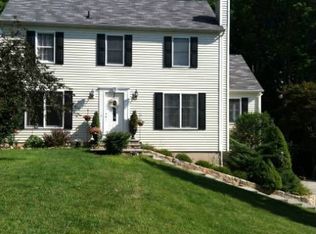 44 Old Farm Rd, New Fairfield, CT 06812