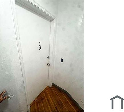 3rd image of 8110 Crespi Blvd APT 3
