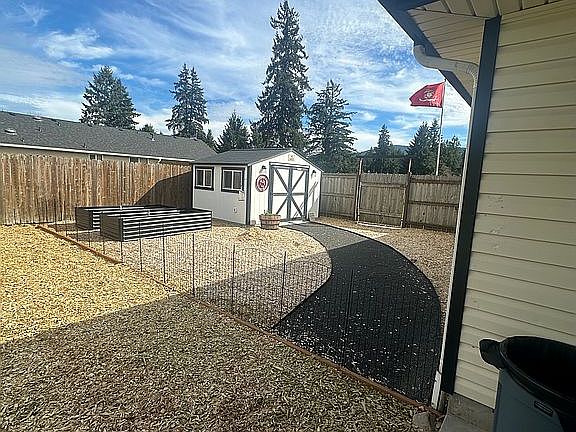 3rd image of 520 Fir St