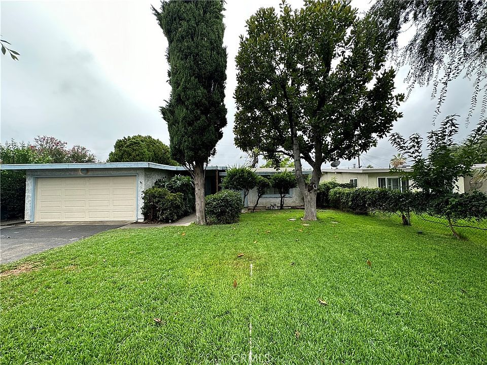 1st image of 2046 Arroyo Ave