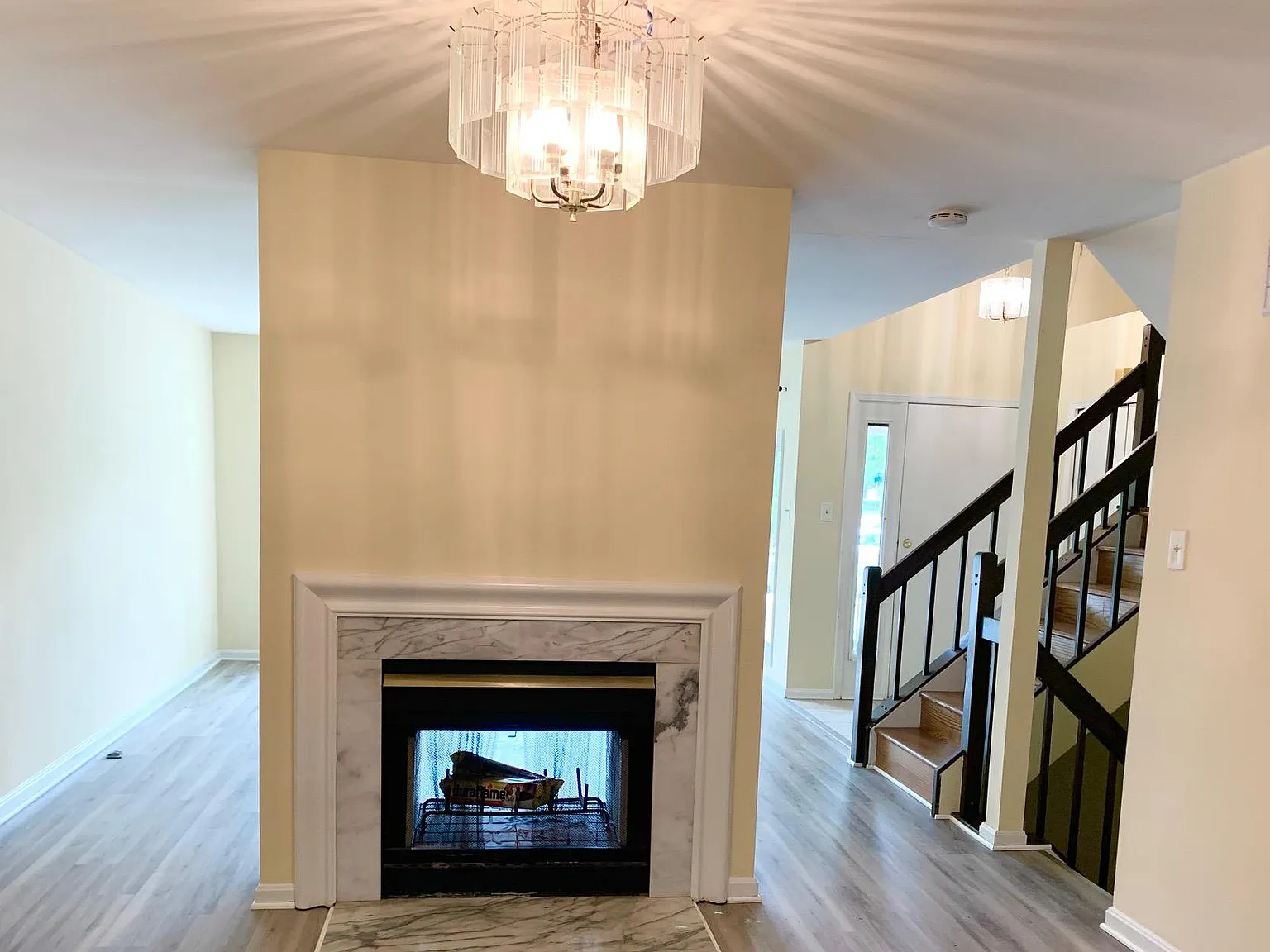 1118 Whitworth Court — Photo 4