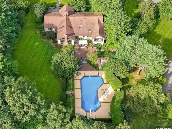 10 Baker Court, Ramsey, NJ 07446