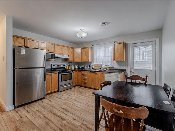 3rd image of 73 Edison Place