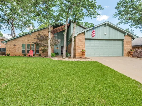 3025 Pecan Cir, Bedford, TX 76021