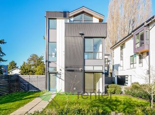 6424 SW Admiral Way, Seattle, WA 98116