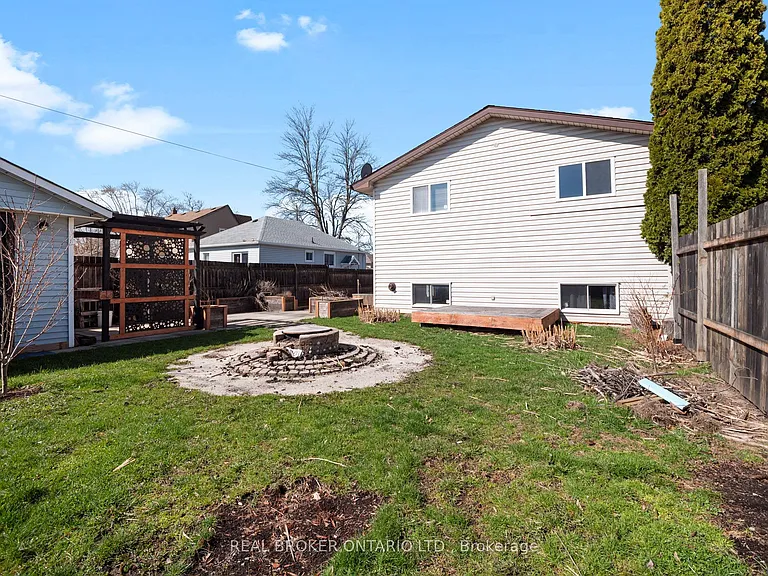 379 Southworth St S — Photo 4