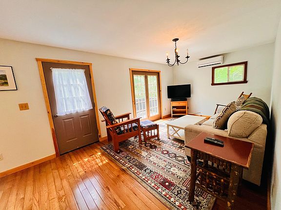 5th image of 615 Ausable Dr