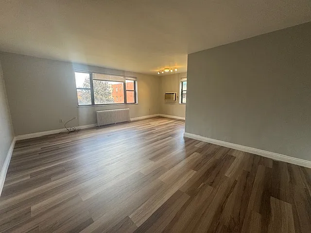Royal Gardens Apartments — Photo 66