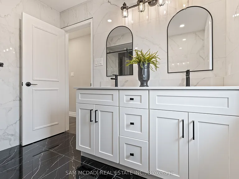 2535 Robin Dr — Photo 21