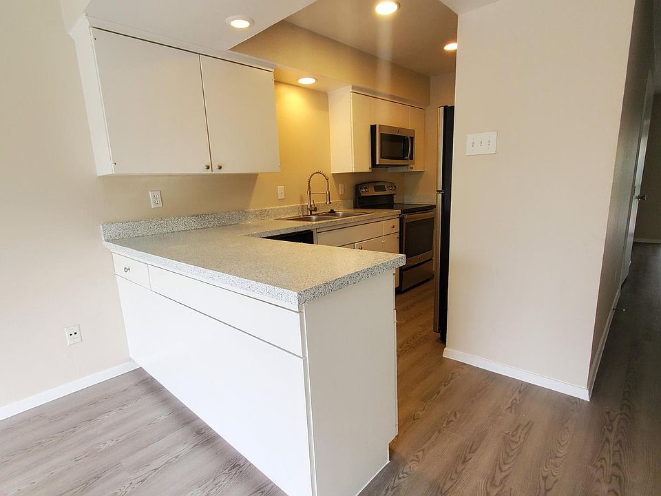 1st image of 1322 Winding Brook Ln #118