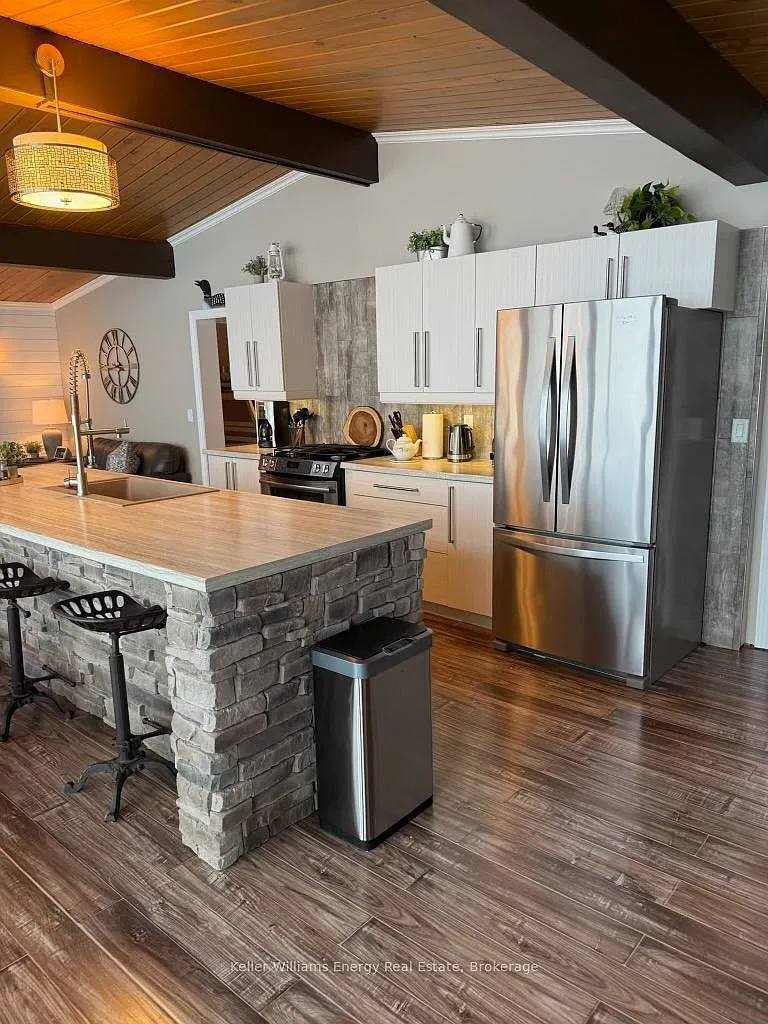 3 bed, $3,200 — Photo 3