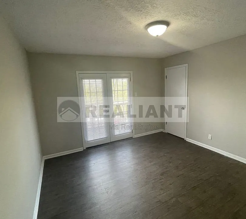 2021 Cambridge Dr #17