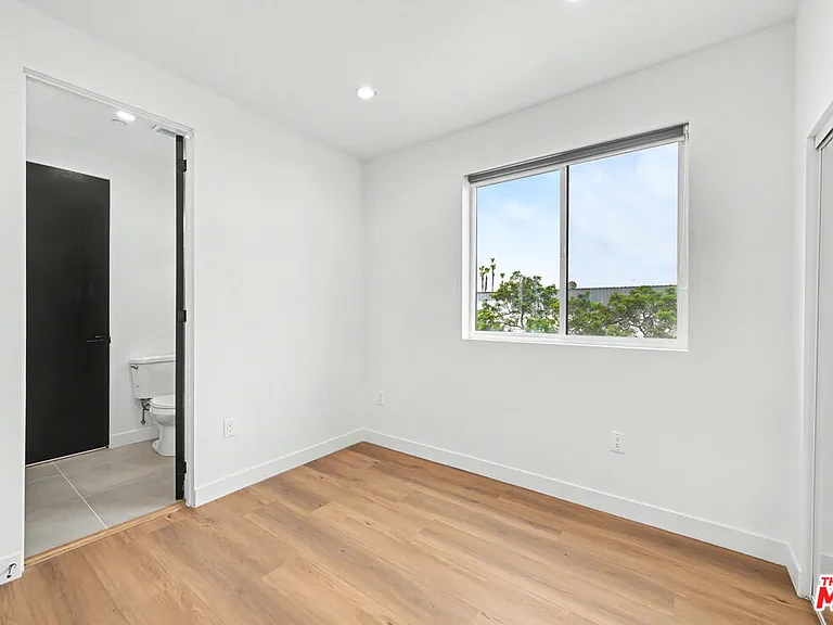 1907 S Corning St #1 — Photo 37