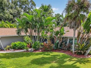 1886 Southpointe Dr, Sarasota, FL 34231