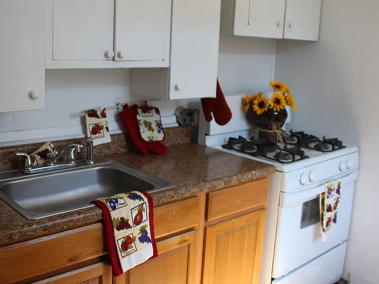 435 Freeman St — Photo 9