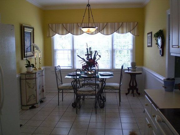 3rd image of 4213 Coghill Dr N
