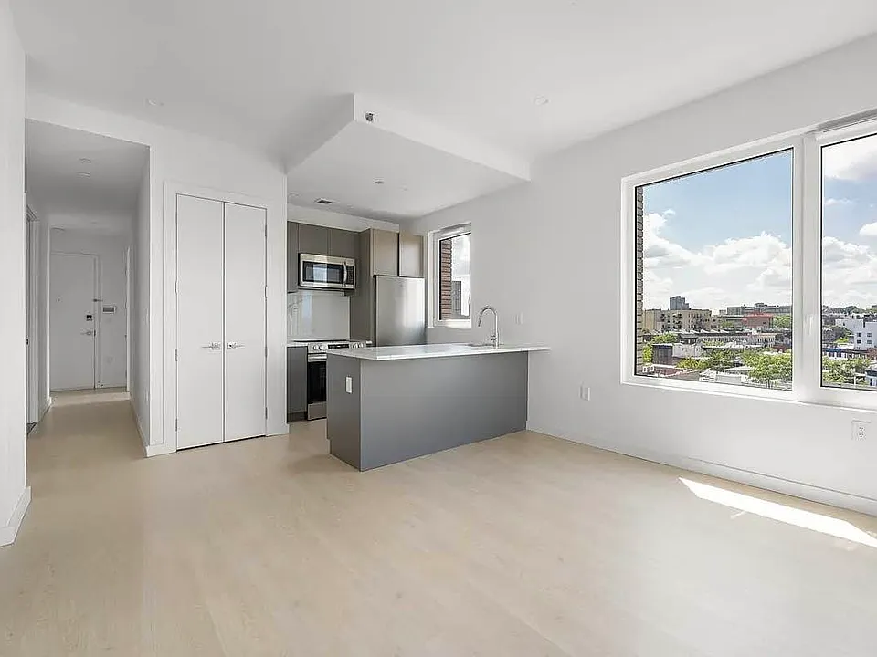 736 Saint Johns Pl #10D
