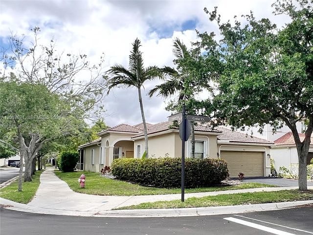 1st image of 1901 Cedar Ct