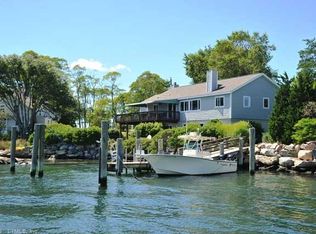 5 Morgan Pt, Groton, CT 06340