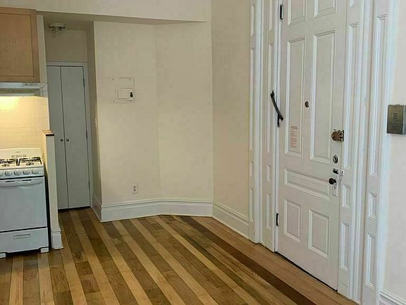 2nd image of 299 Gates Ave #3