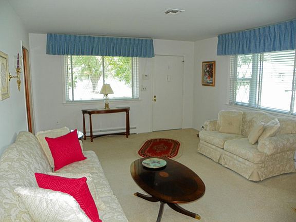 2nd image of 110 Barbados Dr S