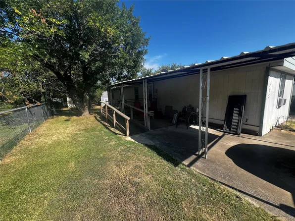 308 Collinsville St, Whitesboro, TX 76273