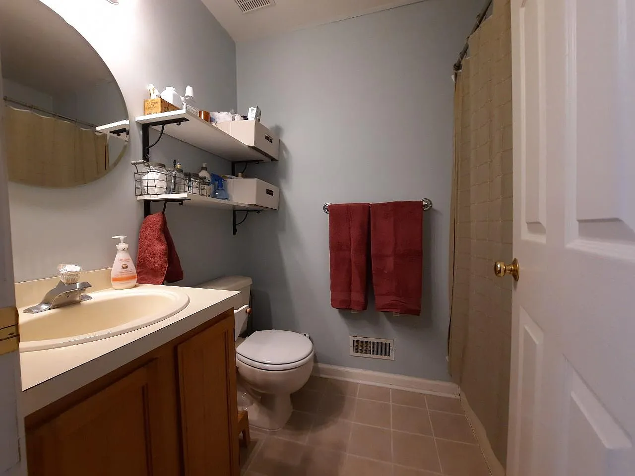 140 Village Dr — Photo 2