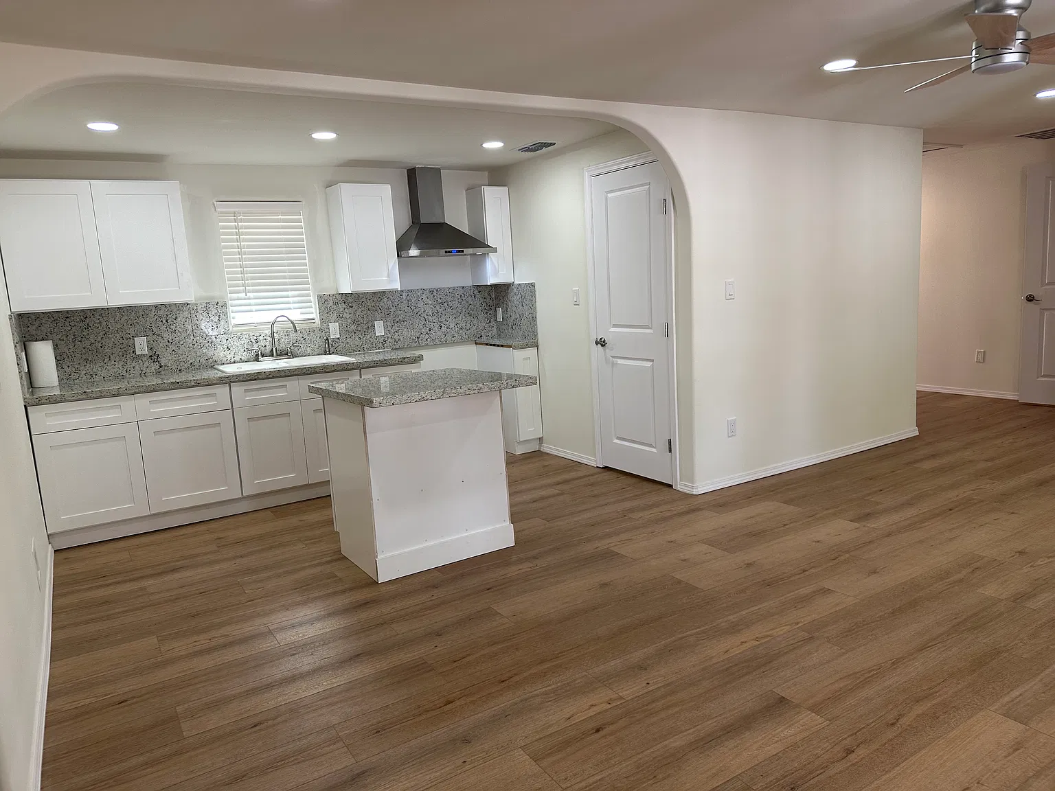 3 bed, 1180 sqft, $1,600 — Photo 4