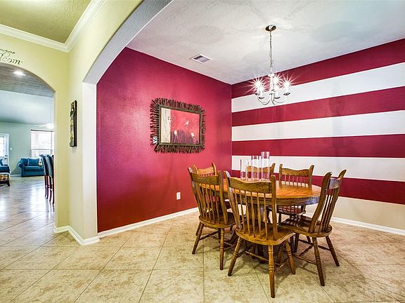 4th image of 9839 Wellington Chase Ln