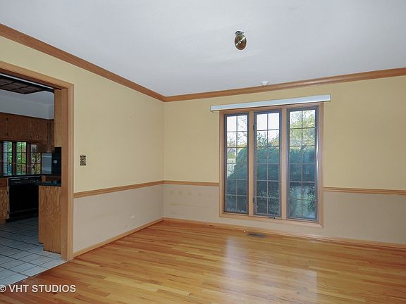5th image of 2S532 Danbury Dr
