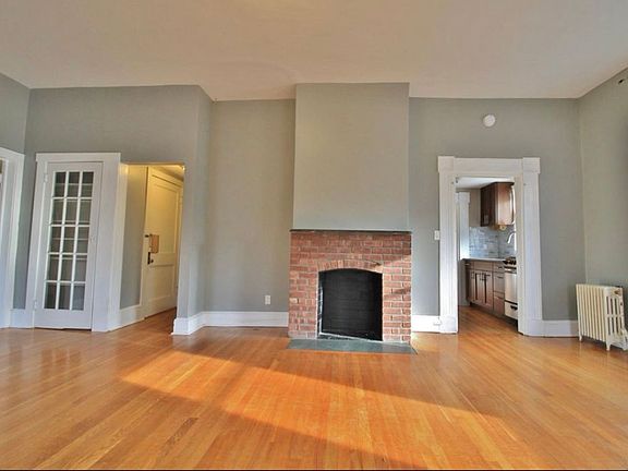 2nd image of 295-303.5 Albany Ave #3