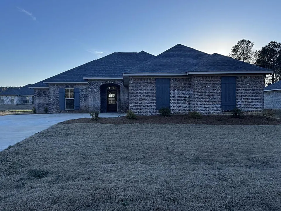 235 Chartleigh Cir
