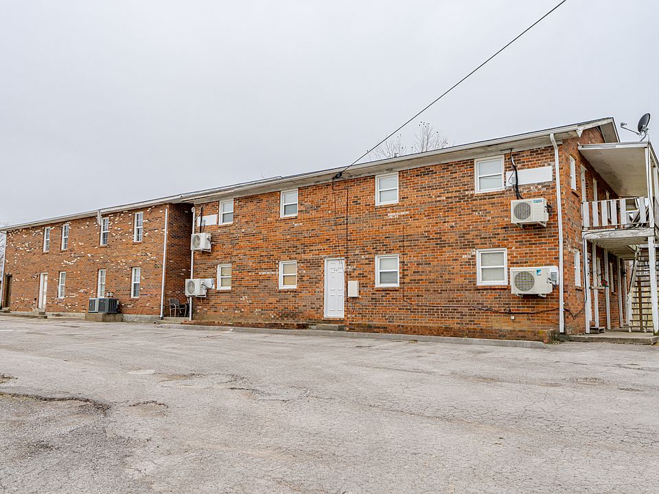 1st image of 421 N Woodland Dr #9
