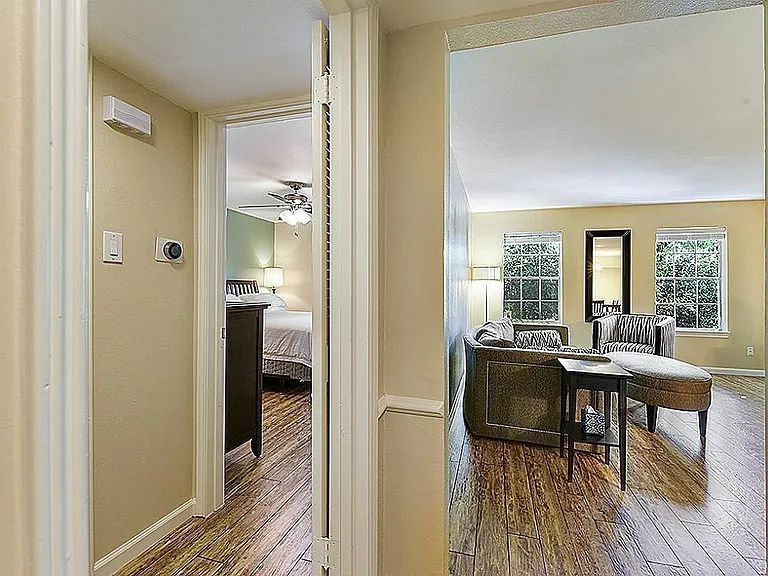 361 N Post Oak Ln #241 — Photo 9
